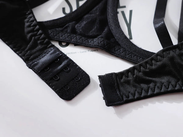 Velour Bind™ Open-Bra Lingerie Set